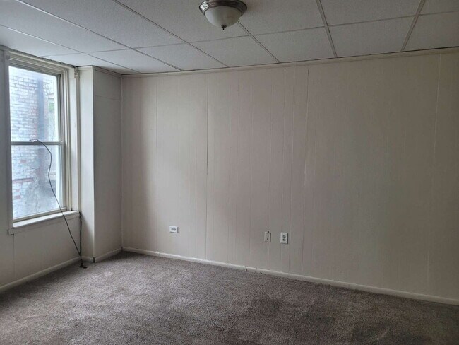 Building Photo - Large Studio Apartment in Washington, PA