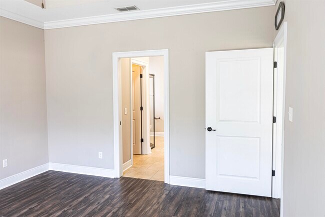 Building Photo - 2475 Tippecanoe Ridge