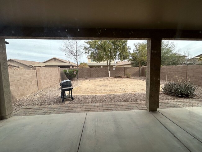 Building Photo - Spacious 5BR Duplex in Maricopa