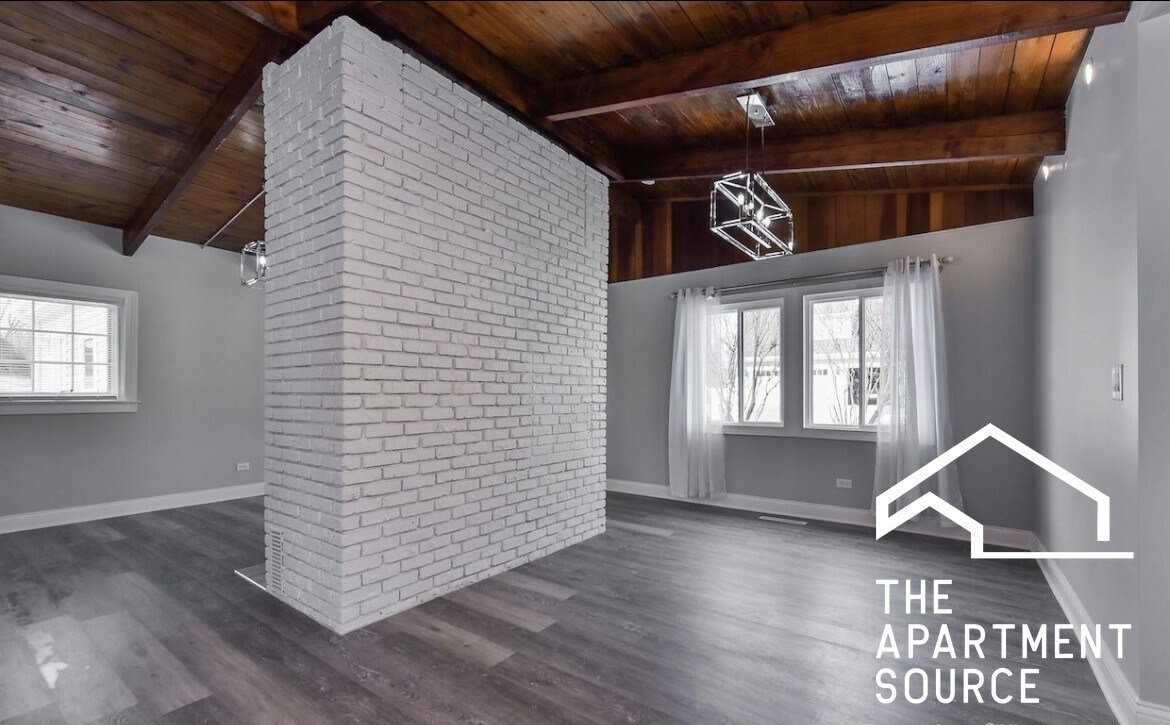 Building Photo - 702 Hammerschmidt Ave