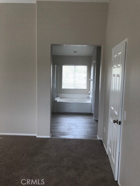 Building Photo - 3571 Hawthorne Dr