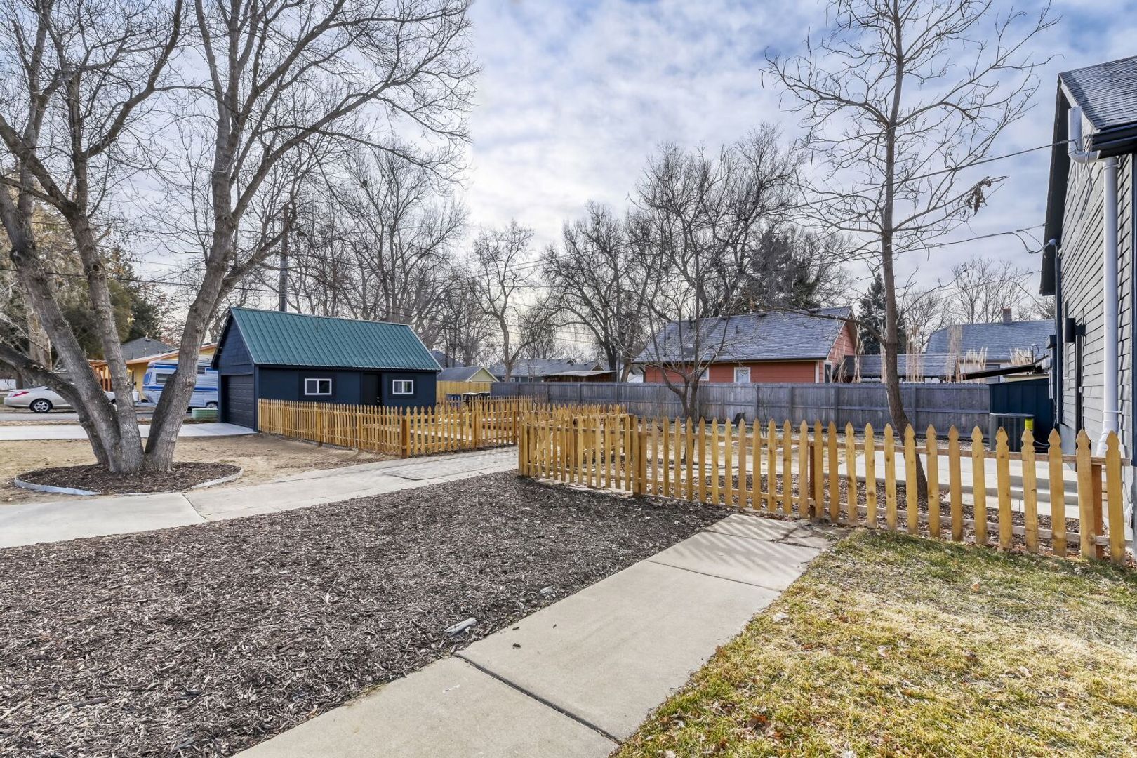 Building Photo - 946 Pratt St