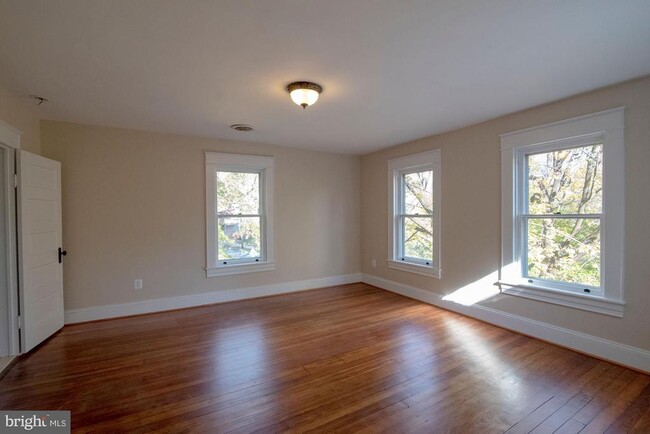Building Photo - 401 Henry Clay St