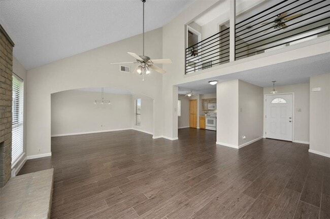 Building Photo - 3807 Cedar Valley Dr
