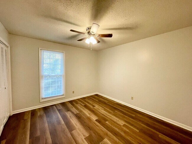 Building Photo - Rosewood