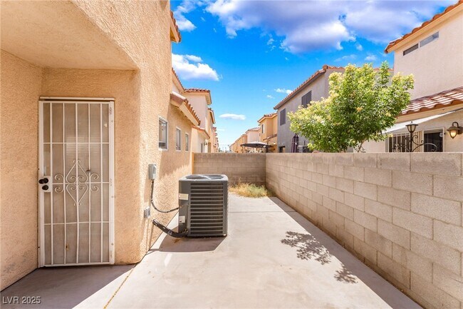 Building Photo - 4067 Asante Cove St