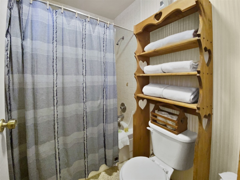Building Photo - 95 Whispering Pines Dr