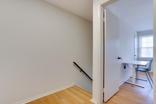Building Photo - 8032 St Annes Ct