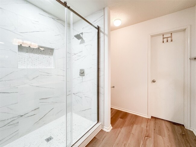 Building Photo - 11 Orion Star Ct