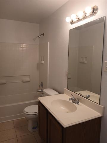 Building Photo - 13657 Biggs St