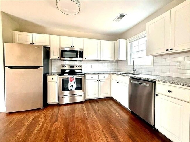 Building Photo - 1449 Lynford Dr SW