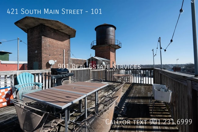 Building Photo - 421 S Main St