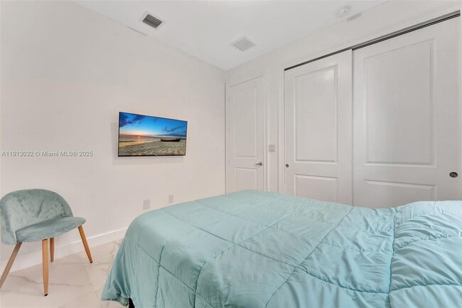 Building Photo - 407 SW 17th St