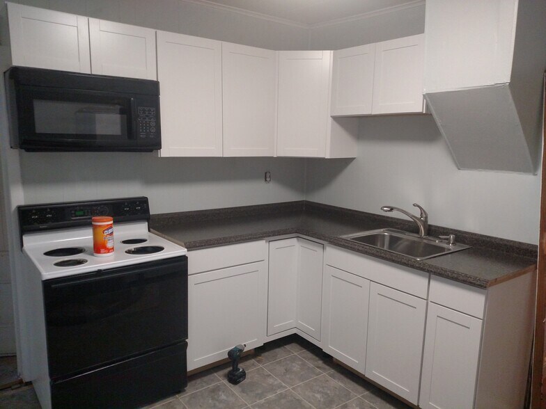 Building Photo - 22 Decatur St