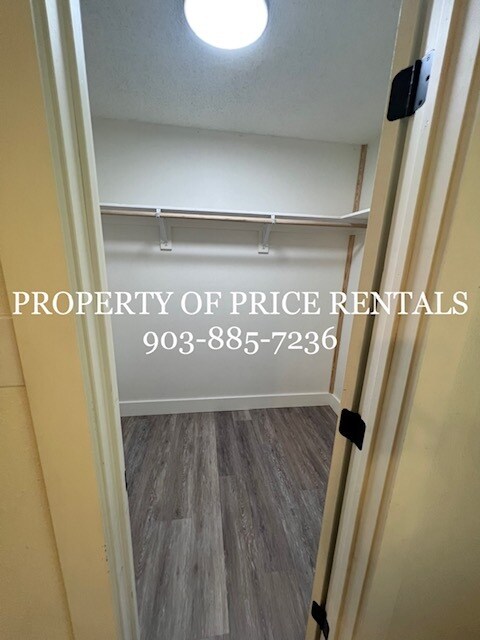 2nd guest closet - 625 League St S