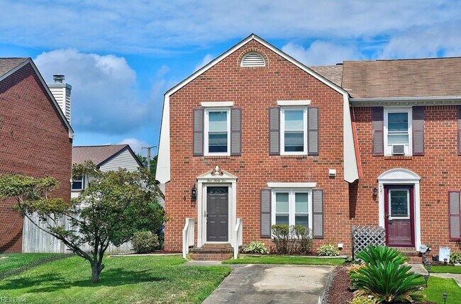 Primary Photo - 435 Wayman Ln