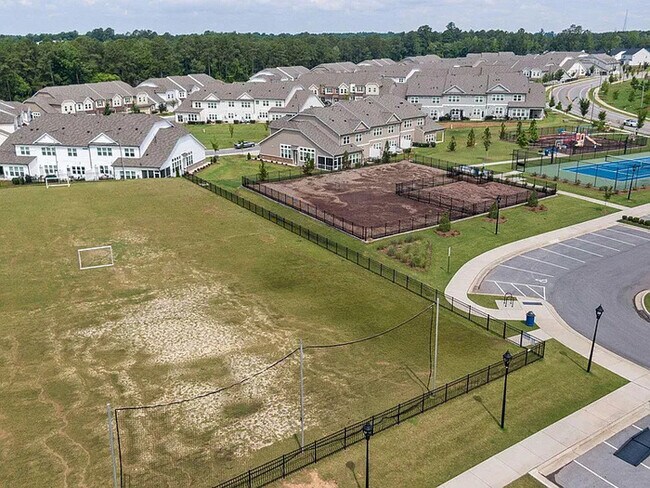 Building Photo - Lease OR Lease to Own