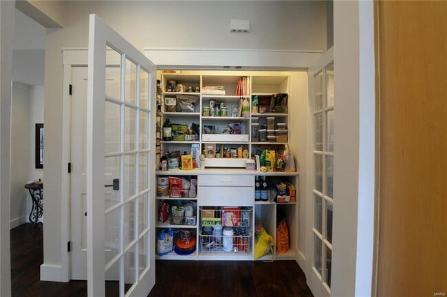 Building Photo - 1306 S Geyer Rd