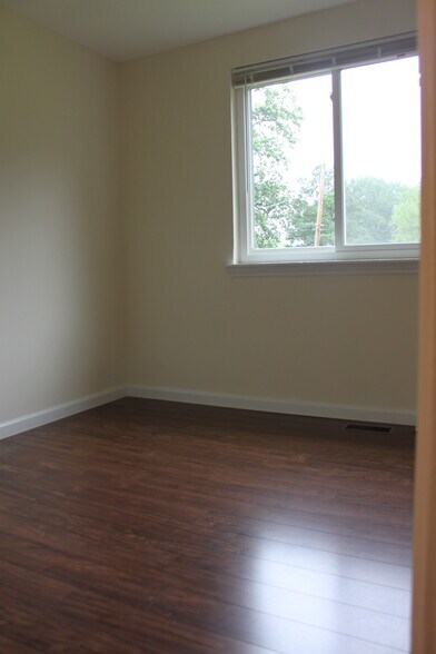 Building Photo - 7003 Murray Ct