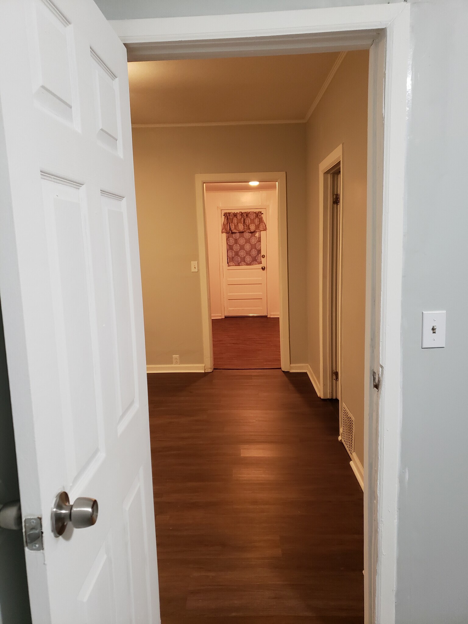 Building Photo - 253 Oak St