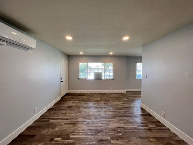 Building Photo - 5852 Santa Barbara Ave