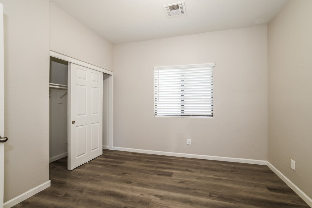 Building Photo - 2558 W Lynne Ln