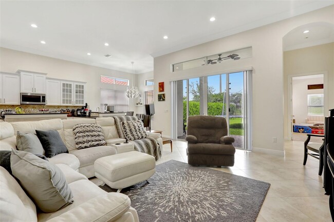 Building Photo - 8840 S Miralago Way