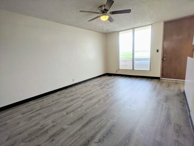 Building Photo - 855 Olokele Ave