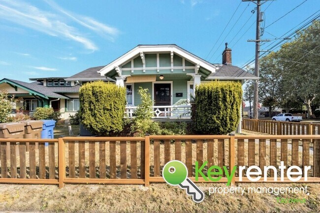 Primary Photo - Spacious Craftsman in Lincoln District wit...