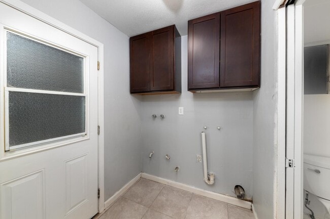 Building Photo - 3825 Bianchi Way
