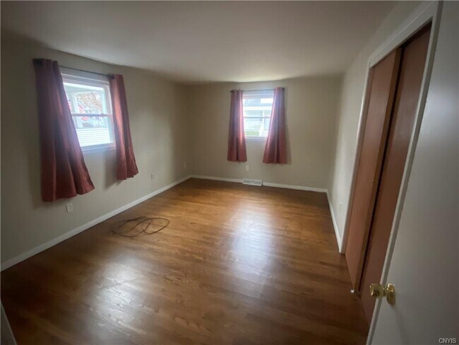 Building Photo - 121 Arnett Ave