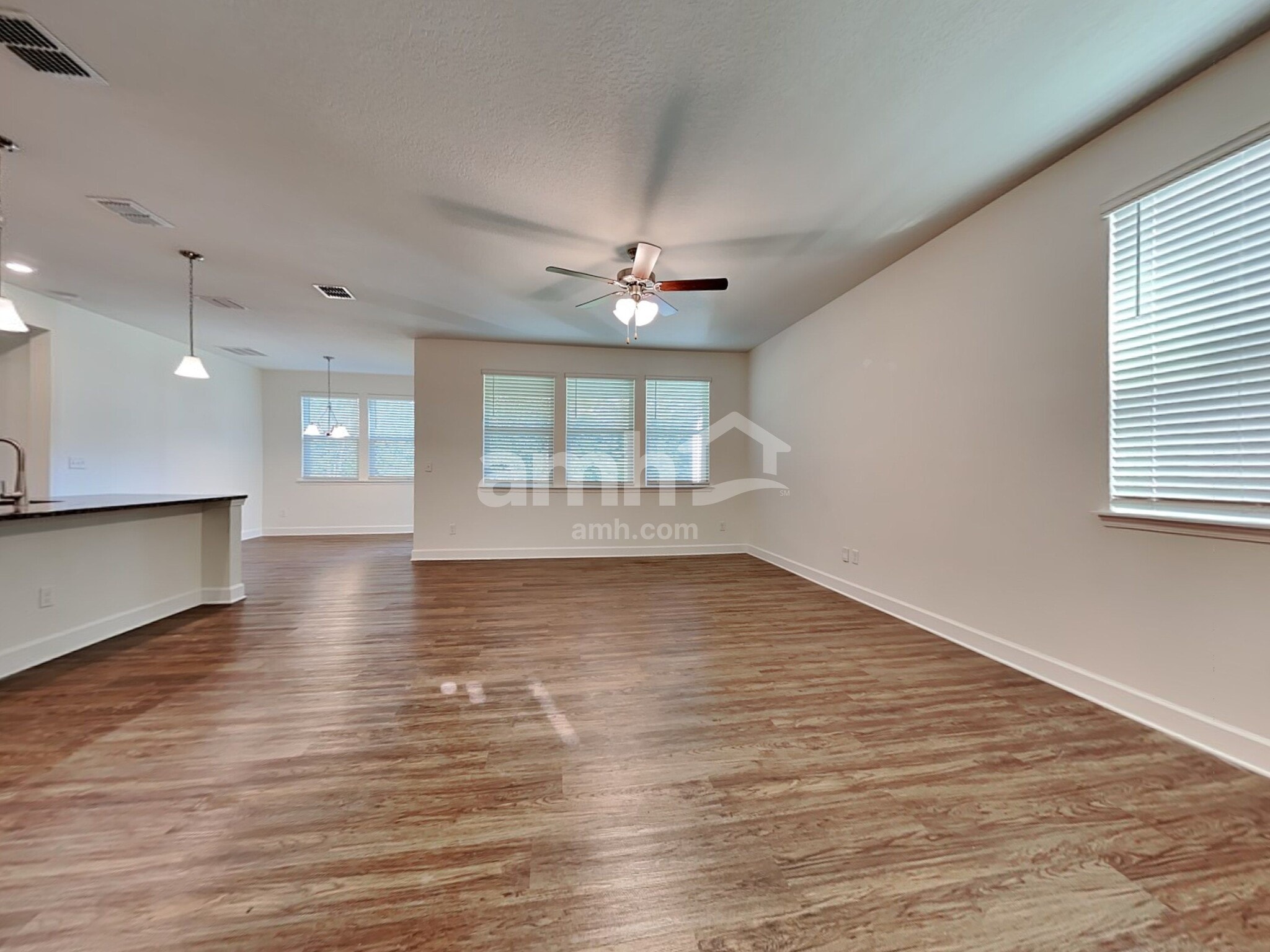 Building Photo - 467 Sandstone Dr