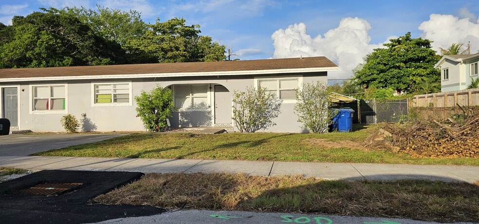 Building Photo - 736 NW 2nd Ave