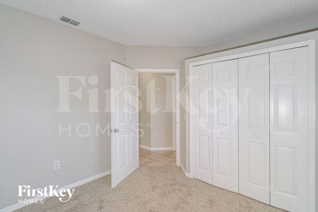 Building Photo - 1225 Schumann Dr