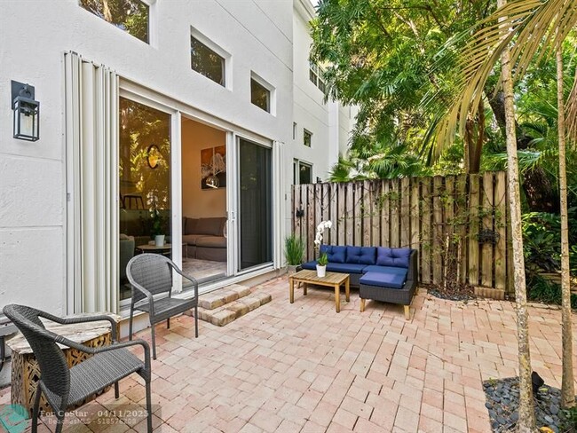 Building Photo - 1705 E Las Olas Blvd