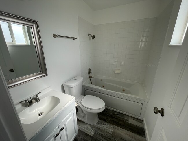Building Photo - 4 Bd 3 Bath Home in Lehi