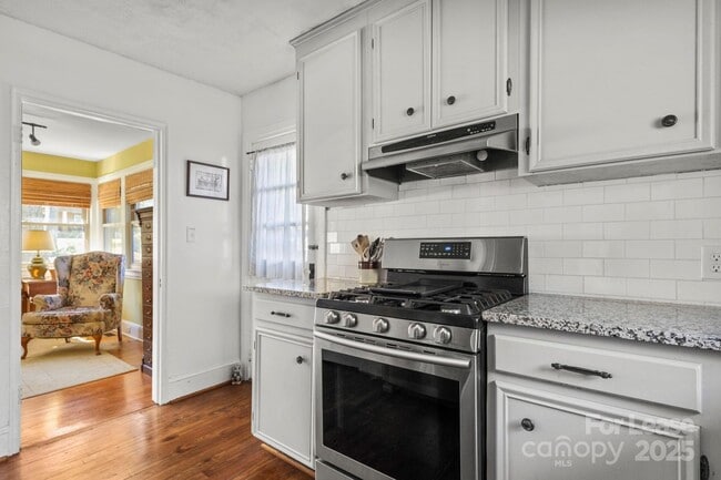 Building Photo - 2917 Forest Park Dr