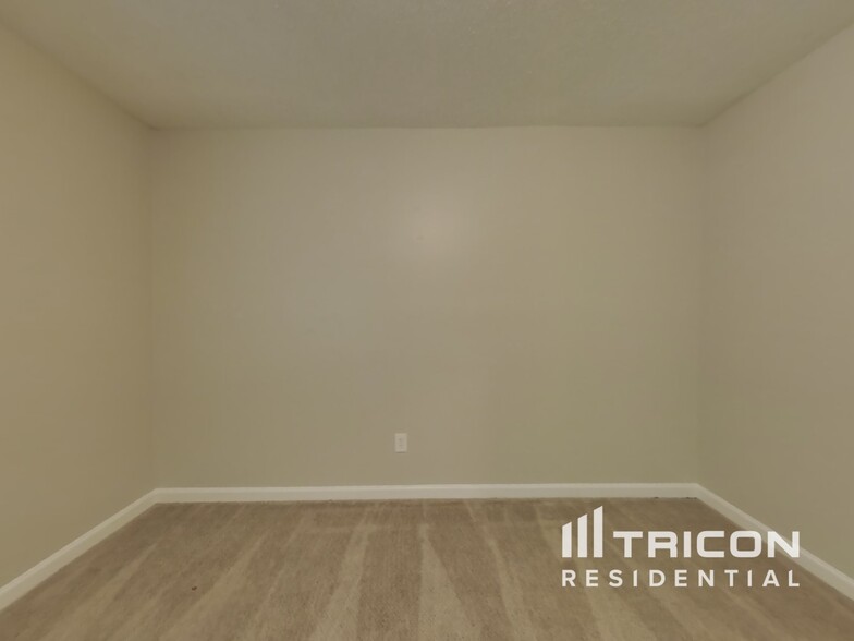 Building Photo - 6741 Crestbrook Ln