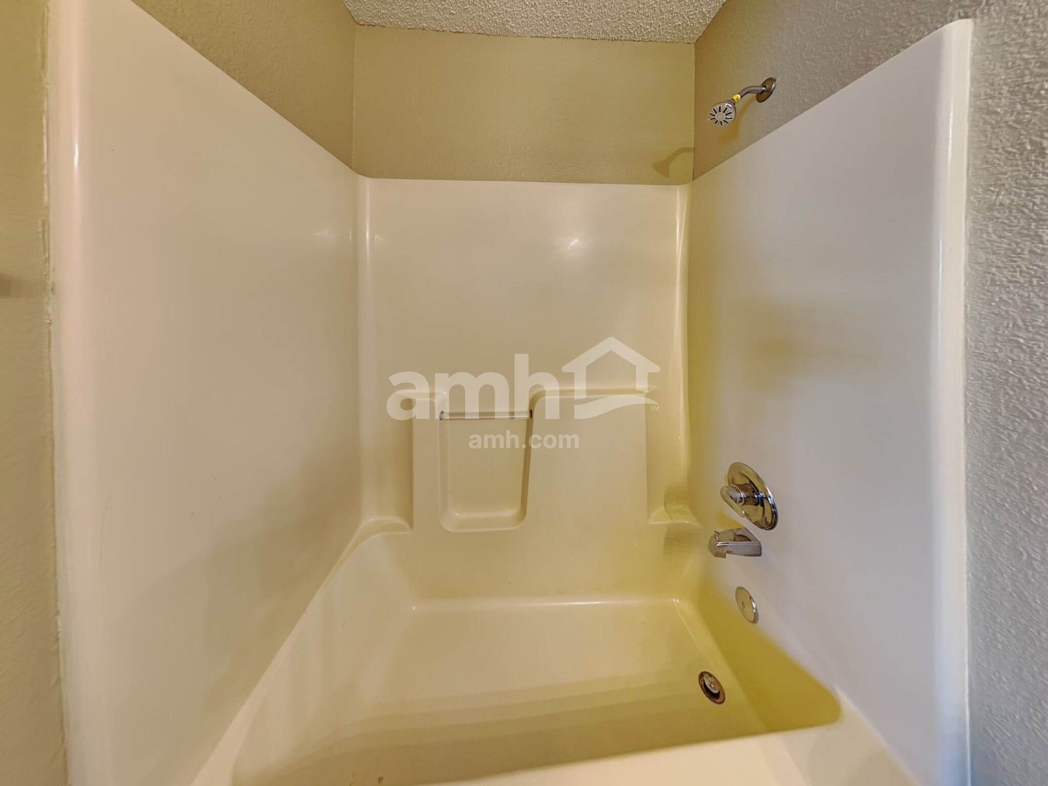 Building Photo - 412 E Pine Ridge Dr