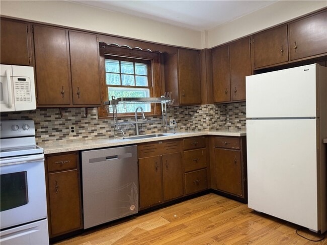 Building Photo - 23 Highland Ave