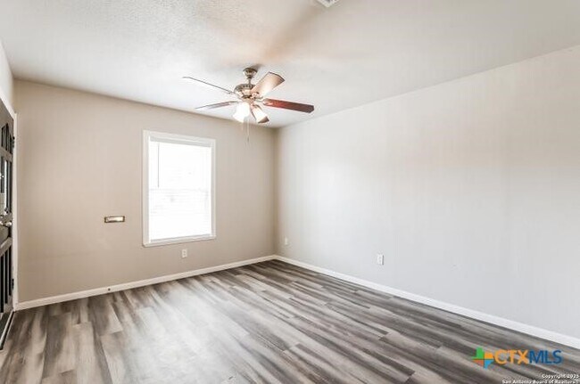 Building Photo - 607 Lovera Blvd