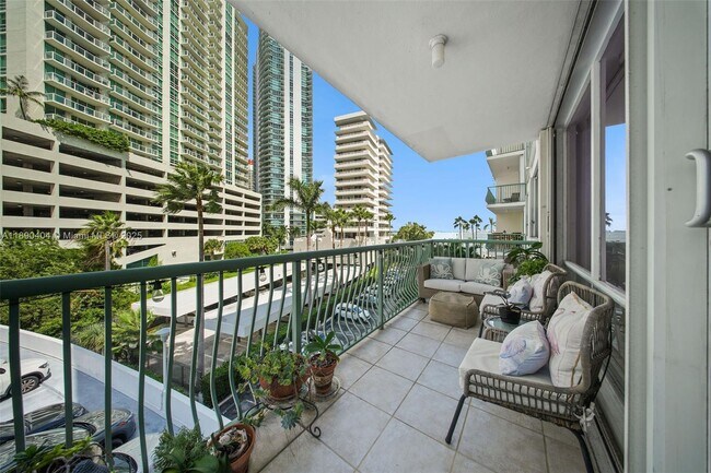 Building Photo - 1408 Brickell Bay Dr