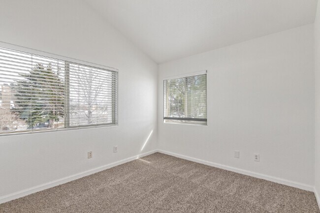 Building Photo - Spacious open plan three bed two bath townhome for rent