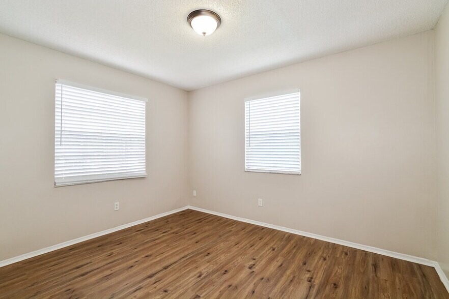 Building Photo - 11184 Cypress Leaf Dr
