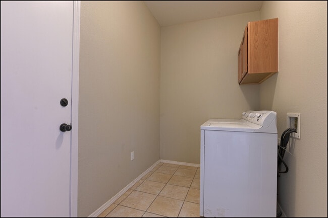 Building Photo - 14408 Escalera Dr