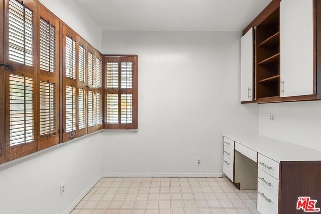 Building Photo - 10593 Wilkins Ave