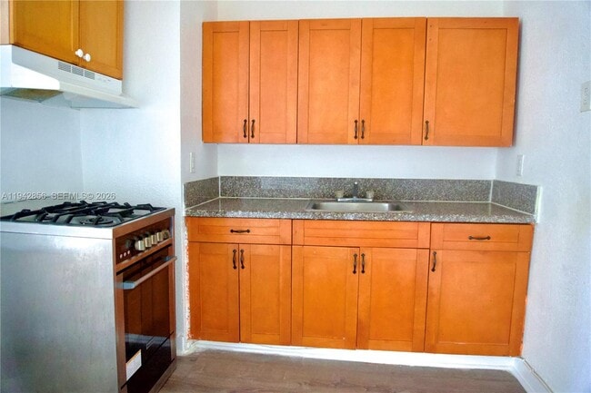 Building Photo - 501 SW 6th Ct