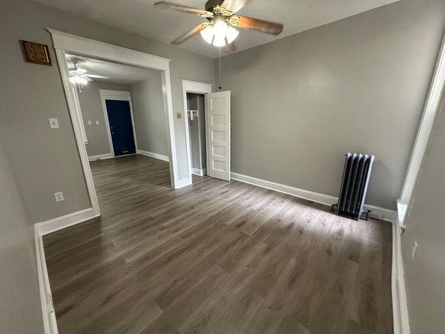 Building Photo - Charming updated 3 bed 1 bath in amazing location