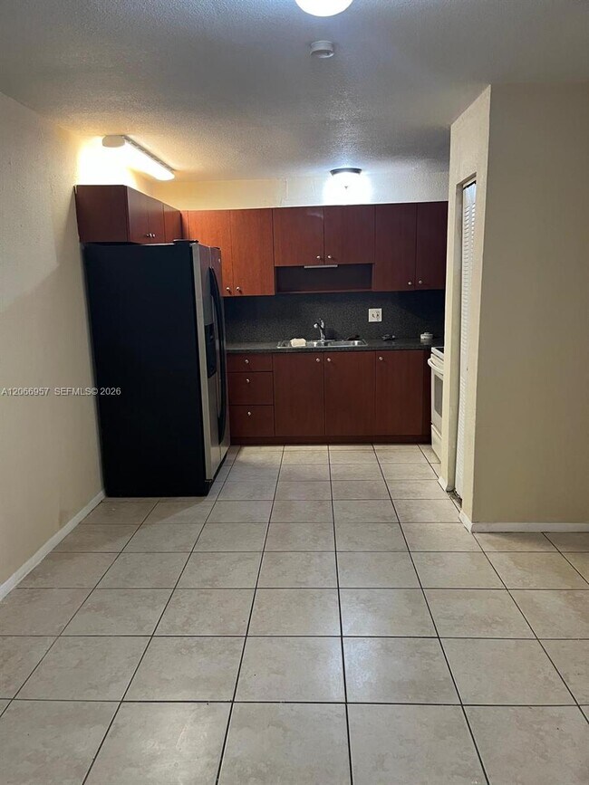 Building Photo - 7721 SW 10th Ct