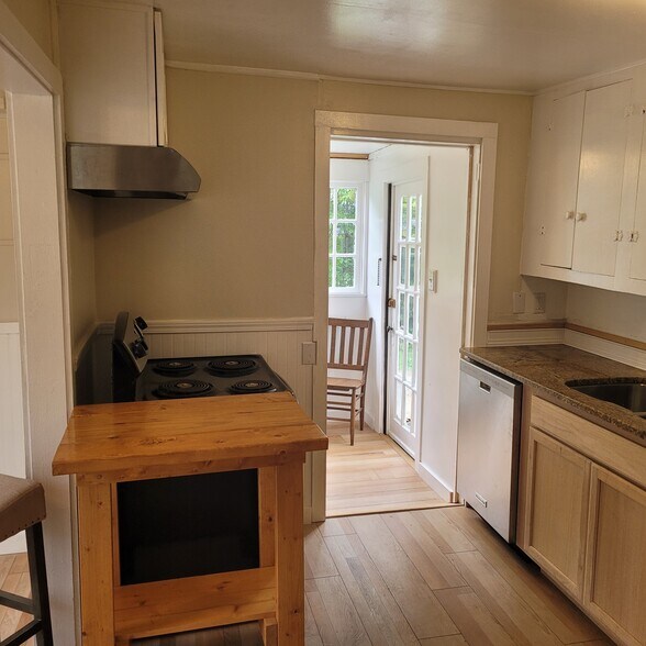 Kitchen - 114 Second St